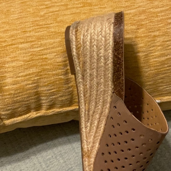 Lucky Brand slides - Picture 7 of 7